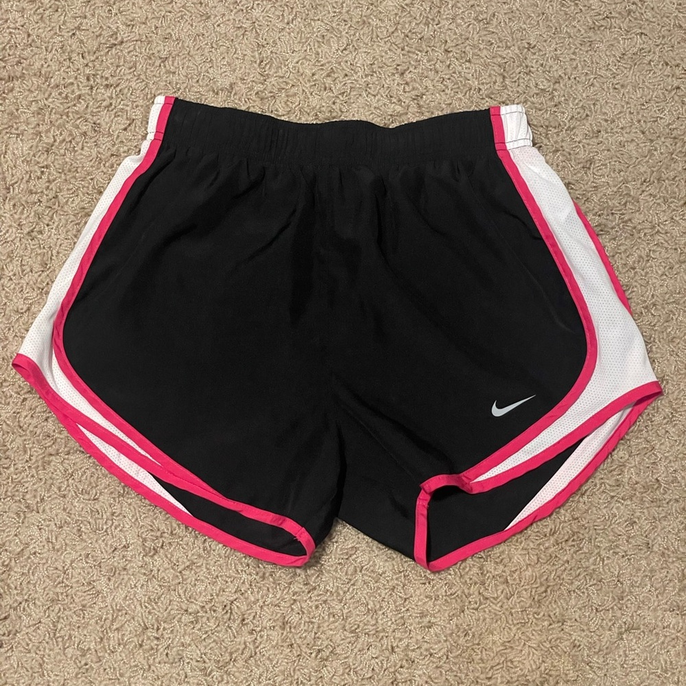 NWOT Nike Women’s Dri-Fit Size S - Picture 1 of 3